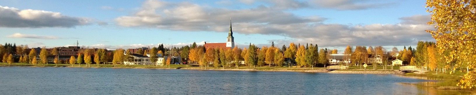 Bannerikuva syksyinen Kemijärven kirkko, Pentti Tepsa.jpg
