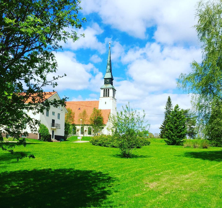 Kuvassa Kemijärven kirkko sisältä, kuva Pentti Tepsa